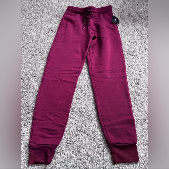Bottom line ( Amazon) - Woman’s  burgundy Joggers size small - Picture 6 of 9